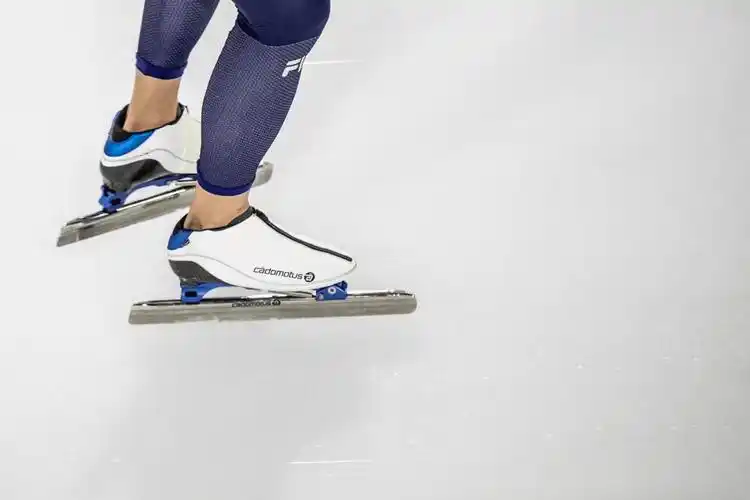 完美速滑冰刀的定义是什么hansgijsen带你走进冰刀弧度的奇妙世界