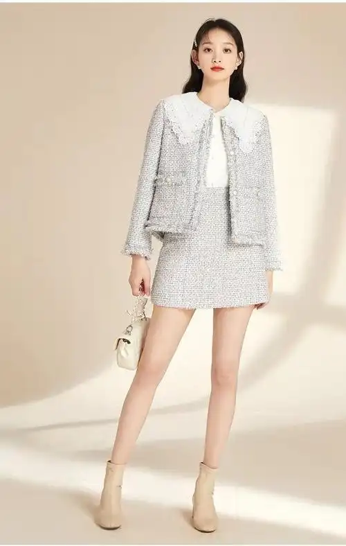 我们通常把这类衣物称作同一个系列,如今各种小香风设计正大行其道,它