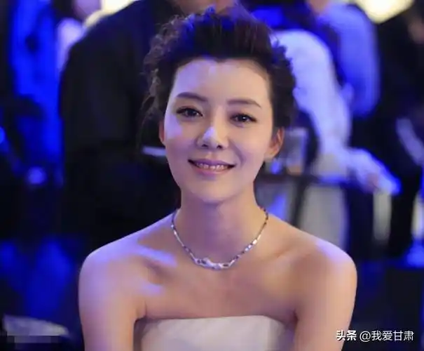 43岁车晓鼻子朝天像猪鼻,网友:与"肥头大耳"的前夫越来越像!