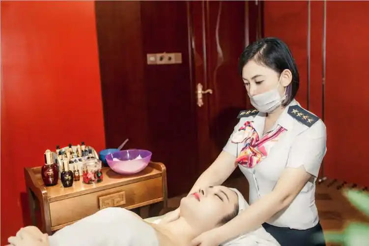 肩颈护理教学实践操作w二,文峰美容教学良好的学习氛围 让学以致用