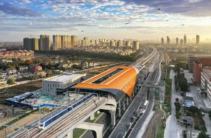 鹃湖拥抱西湖 杭州至海宁城际铁路开通