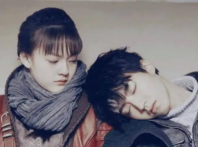 初吻,赵今麦给了赖冠霖,蒋依依给了吴磊,看到她:想替你_荧幕_时候