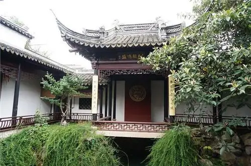 的《爱莲说》作者就是周敦颐,第二进便是爱莲堂惠山古镇即便祠堂也造