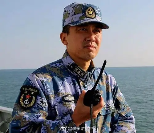 张广耀,1979年出生于山东莱州,海军临沂舰舰长.