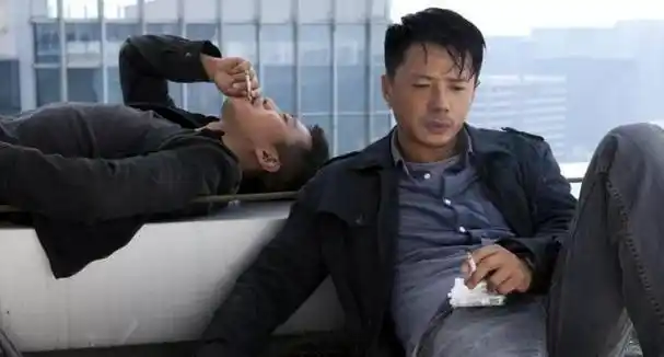 十七岁高中毕业后,石兆琪选择加入海军,开始了他的军旅生涯.