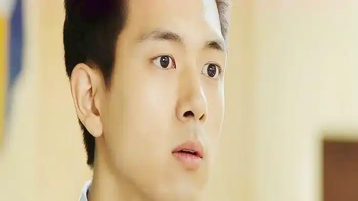 奇葩朵朵:饰演富二代的李现,被理工天才实力拆台,无辜眼神亮了