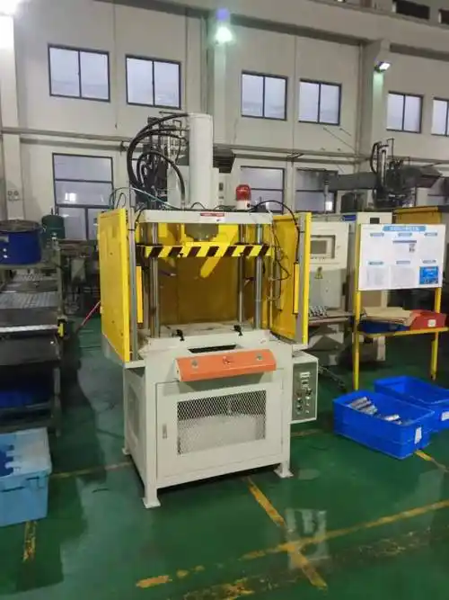 液压整形机现场图片