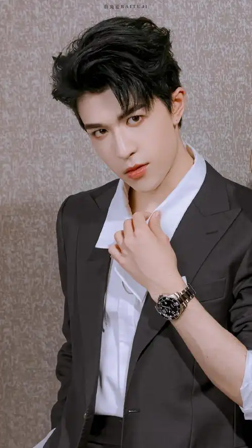 into1尹浩宇混血神颜门面ace##into1尹浩宇队内海外人气断层top1