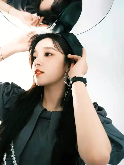 潮物社明星穿搭宋雨琦和她的贝雷帽们