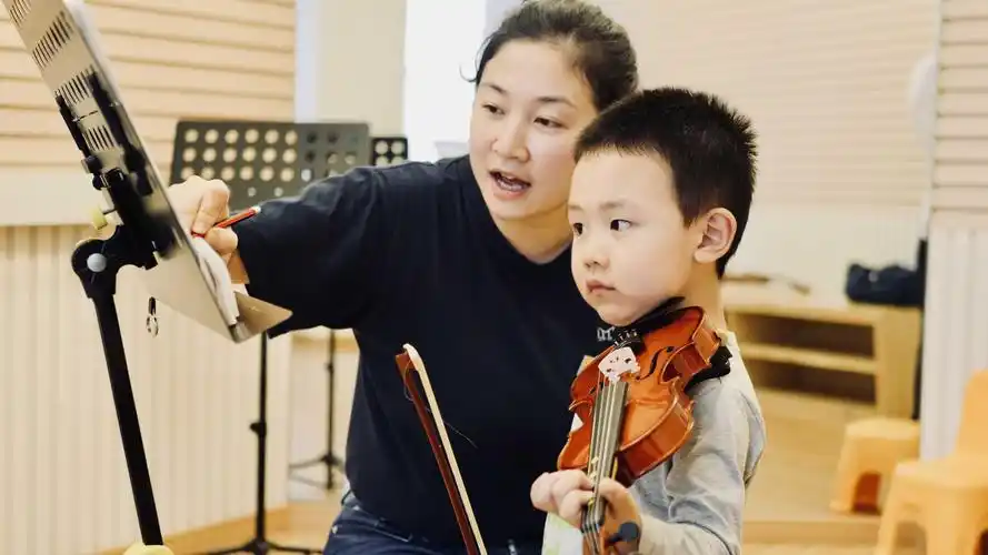 小提琴学员:郭伶熙演奏《g小调协奏曲》