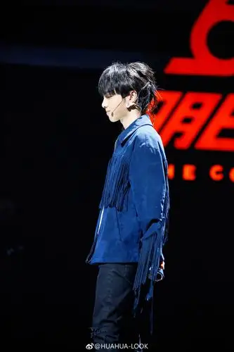 [华晨宇][分享]180722 华晨宇《明日之子2》04期高清图补档 蓝衣花一