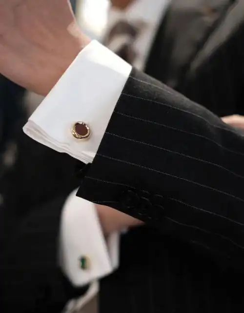 男士袖扣你真的会选吗男人选对袖扣的重要