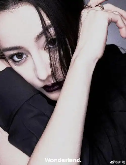 迪丽热巴|杂志封面|魔女_新浪新闻