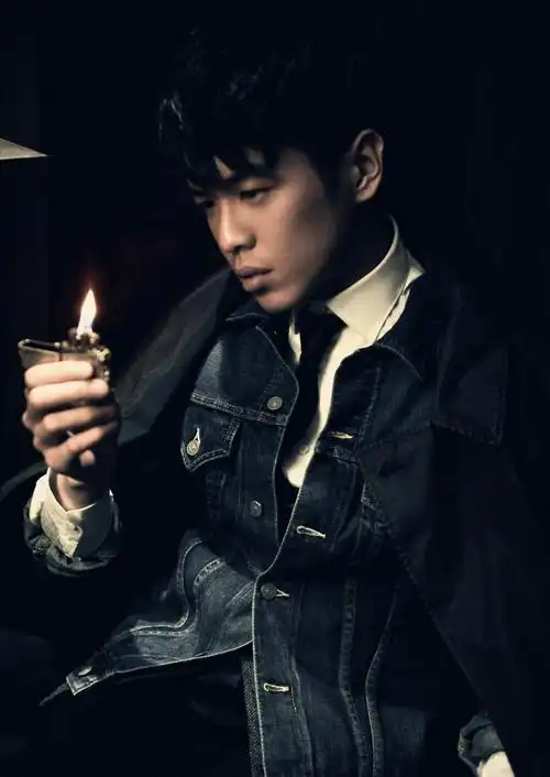 张若昀完美侧颜