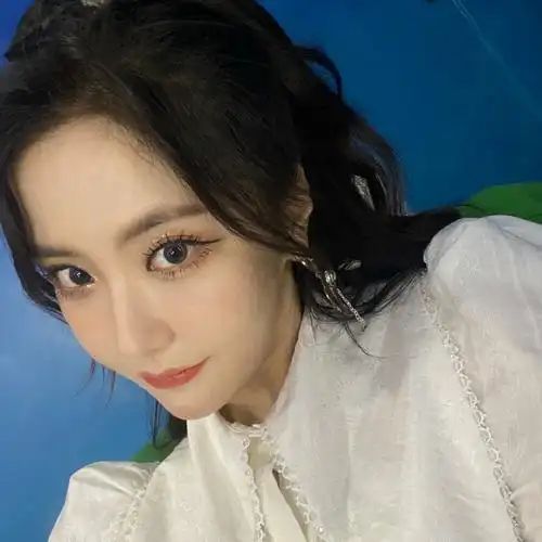 爱豆头像可二改王艺瑾赞评论更多