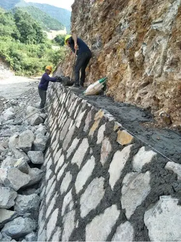 k15 880-k15 965段护面墙砌筑