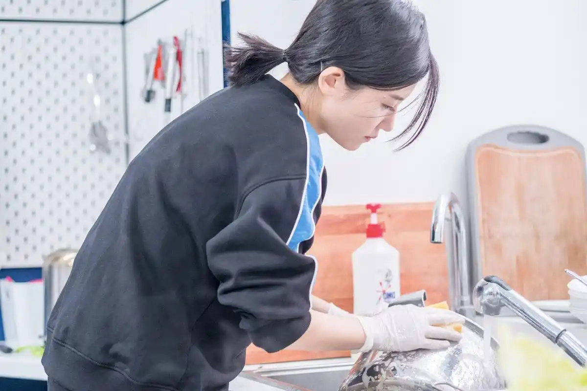 杨子珊小姐姐"洗碗洗得很干净"哦!