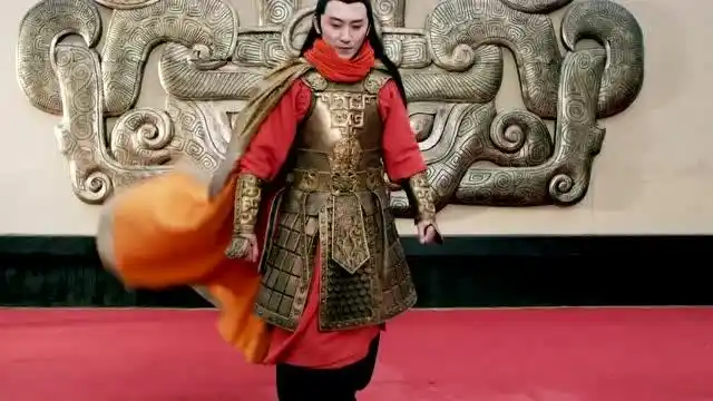 隋唐演义:宇文成都不愧是天下第一,一出手就将对手打得口水横流!