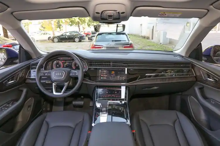 奥迪q8内饰-轴距-动力-易车