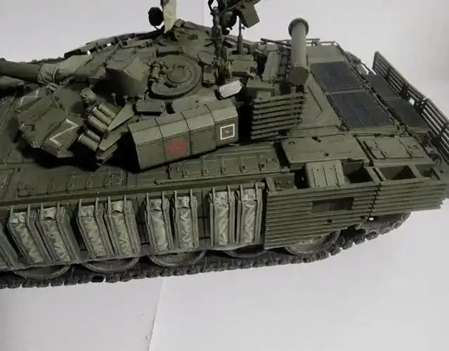 在苏联时期,主战坦克装备的爆炸反应装甲是一项重要技术.