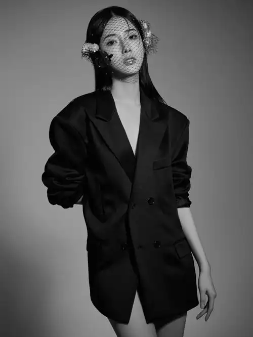 致命女人78这套黑白西装写真我太爱了