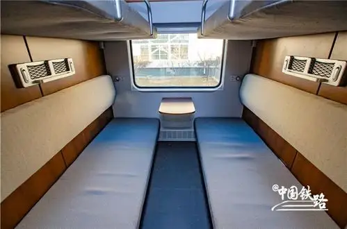 "绿巨人"来了,国槐绿复兴号动车组内饰抢先看