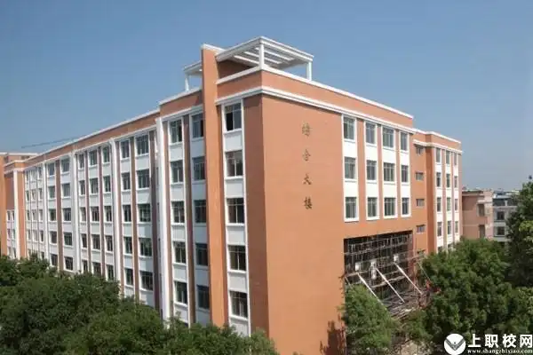 html target=_blank class=infotextkey>江华瑶族自治县职业中专学校