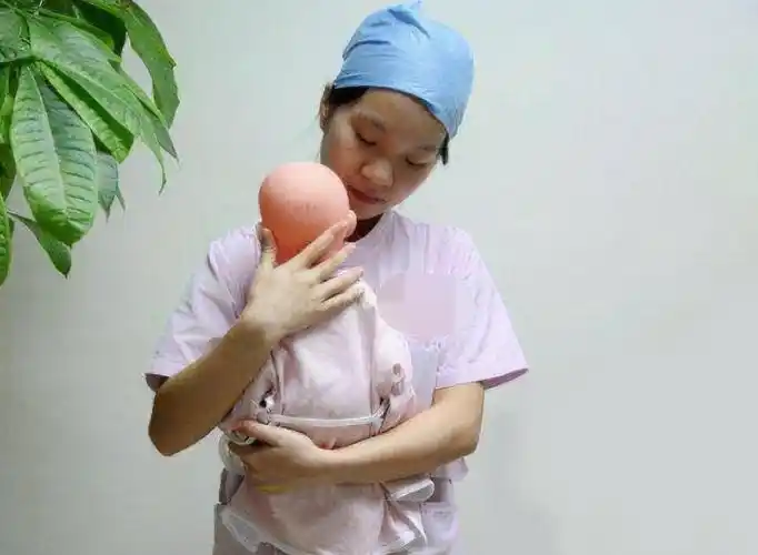 这三种正确"抱娃姿势",家长学起来