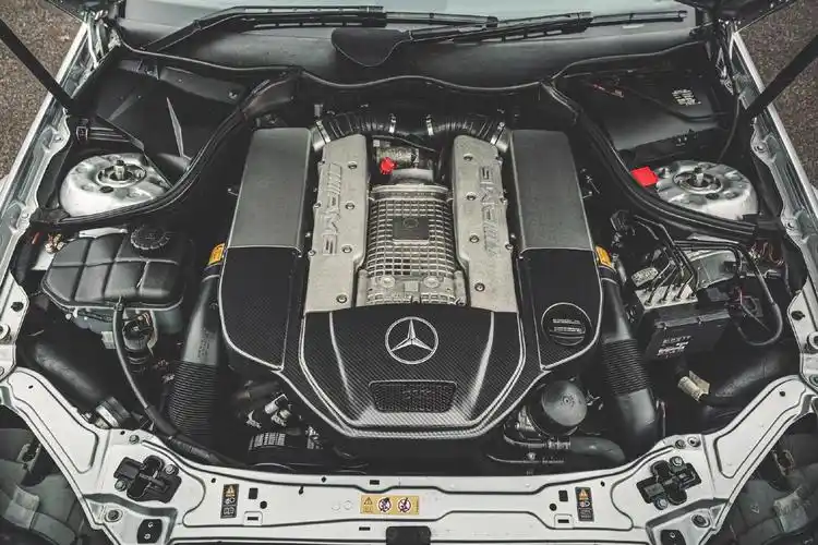 奔驰clk dtm amg5.4l v8 机械增压发动机