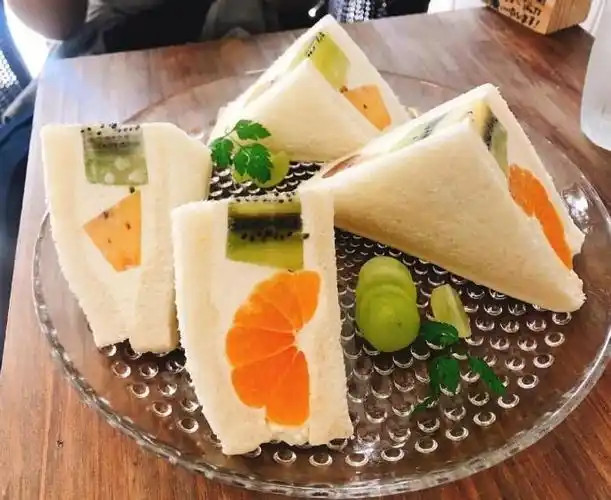 jules verne coffee水果夹心三明治