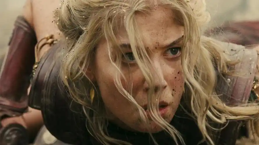 p>《诸神之怒》是2012年华纳兄弟影业出品的动作电影,为2010年《 a