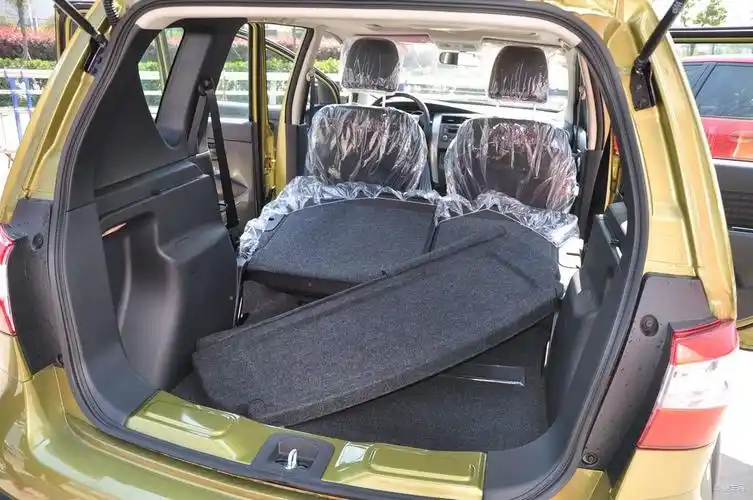 实拍东风日产2013款新骊威