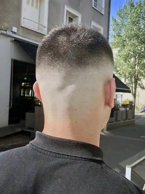 越来越多男士发型这样剪,时尚有型显精神,想变型男就试试|短发|烫发