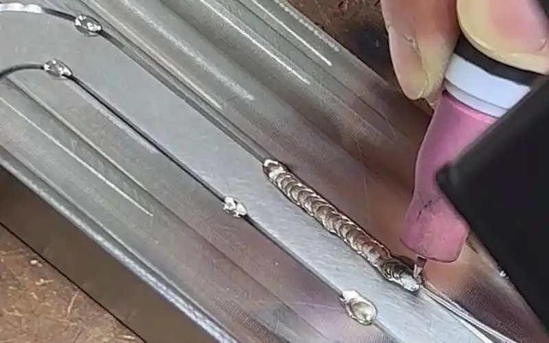 冷焊机焊接效果,焊缝美观,焊点白亮