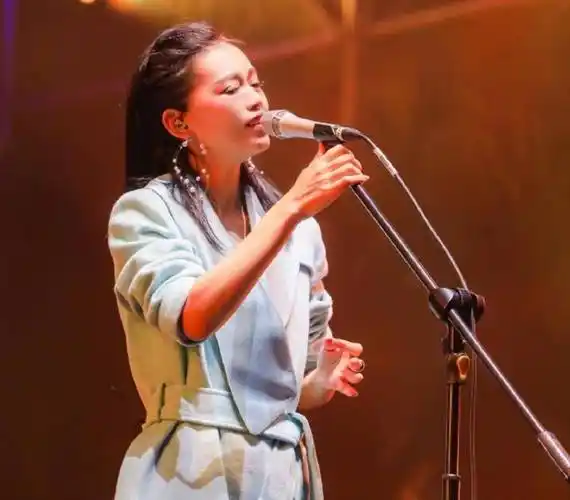 心肌梗塞|知名歌手心肌梗塞去世,年仅37岁,去世前脸色苍白行为诡异