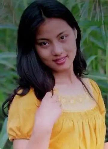 但纸包不住火,罗烈外遇的消息曝光,他的妻子因此大闹一场,为了自己的