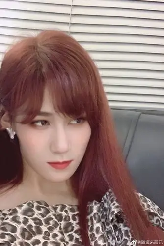 热搜,令人惊叹的男扮女装