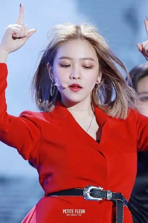 【theqoo】韩网反应很好的red velvet金艺琳短发造型,清爽干练的短发