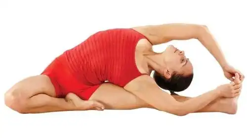 一套瑜伽扭转 侧弯″序列,彻底放松和滋养脊柱,背部更灵活柔软