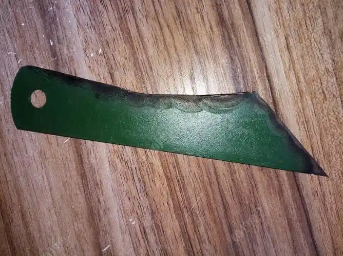 用w9锯片做了一把荻刀.