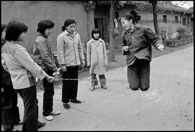 607080年代农村孩子童年回忆很多都失传了这些你熟悉吗