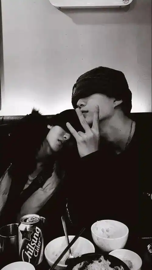 皇权富贵cp壁纸范丞丞黄明昊这是什么神仙友谊