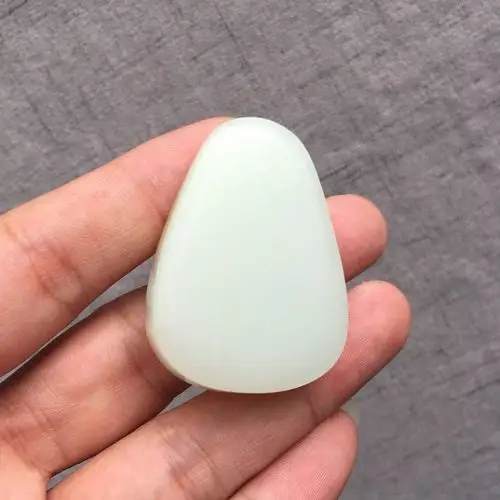 俄料和田玉莲花吊坠