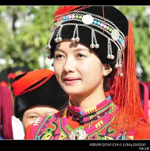 到绿春参加长街宴哈尼美女满大街摄影纪录片