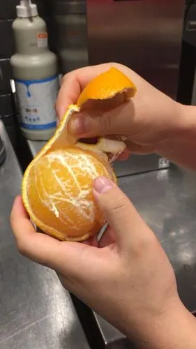 简单快速的剥橙子