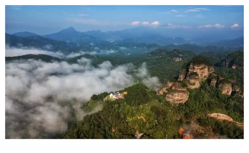 梅州五指石 平远省级风景名胜区五指石,位于粤,赣,闽三省交界的平远县