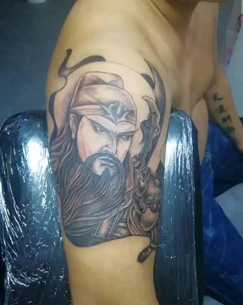 关二爷大臂纹身.纹身图片