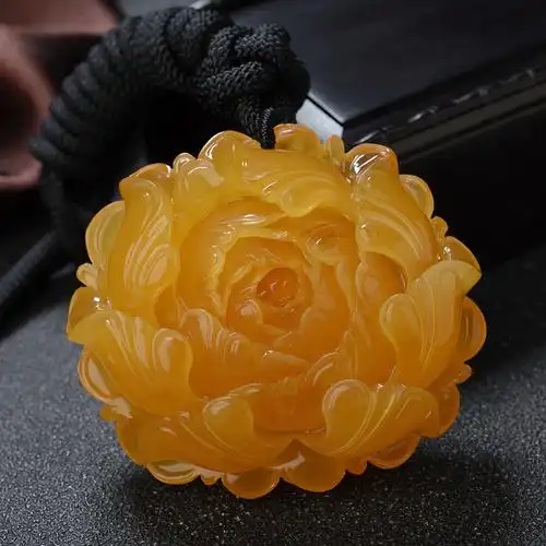 【蜜蜡吊坠|鸡油黄蜜蜡吊坠|鸡油黄蜜蜡牡丹花吊坠】-玉雕名家