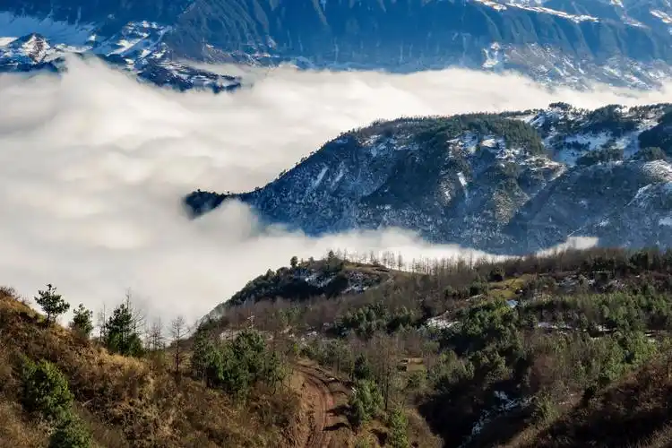 2-5日,随"都江堰爱心捐赠慰问团"赴四川省凉山彝族自治州昭觉县开展"