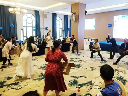 互动小游戏环节:趣味破冰